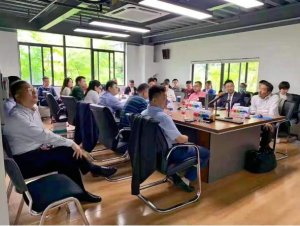 ِͶӰC(j)Ʒl(f)(hu)ϺվٷŮ